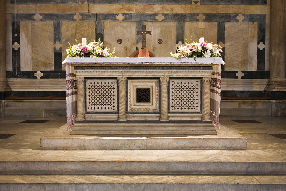 Altar inside the Baptistery, at the Duomo, Florence,Tuscany, Italy, Europe