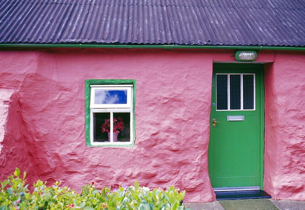 Single storey traditional stone cottage, Porth Oer Lleyn Peninsula, Gwynedd, South Wales, United Kingdom, Europe