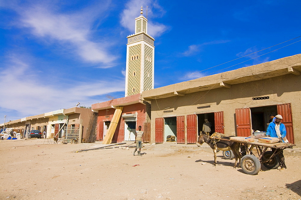 Market in front of the Moroccon Mosque, Nouakchott, Mauritania, Africa