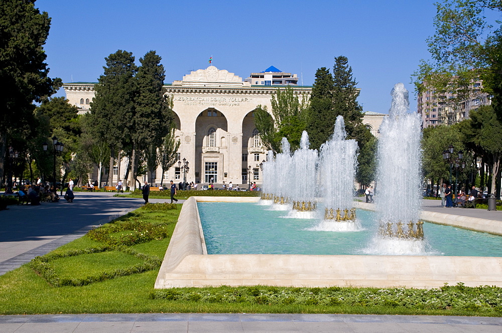 Water fountain in the center of Baku, Azerbaijan, Central Asia, Asia