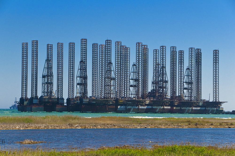 Offshore oil rigs at the Baku Bay, near Baku, Azerbaijan, Central Asia, Asia