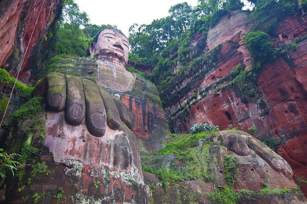 The giant Buddha of Leshan, UNESCO World Heritage Site, Sichuan, Tibet, China, Asia