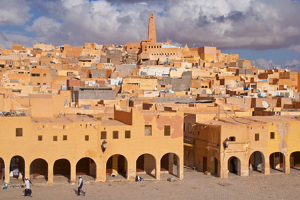 View over the town of Ghardaia, Mozabite capital of M'Zab, UNESCO World Heritage Site, Algeria, North Africa, Africa