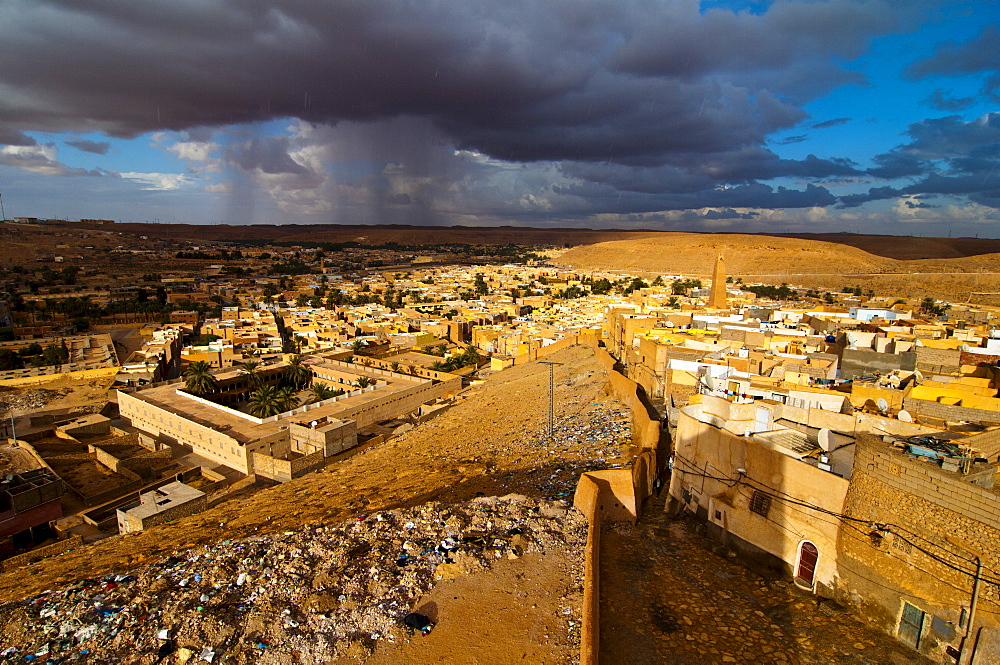 View over the Mozabit town of Beni Isguen, UNESCO World Heritage Site, M'Zab Valley, Algeria, North Africa, Africa