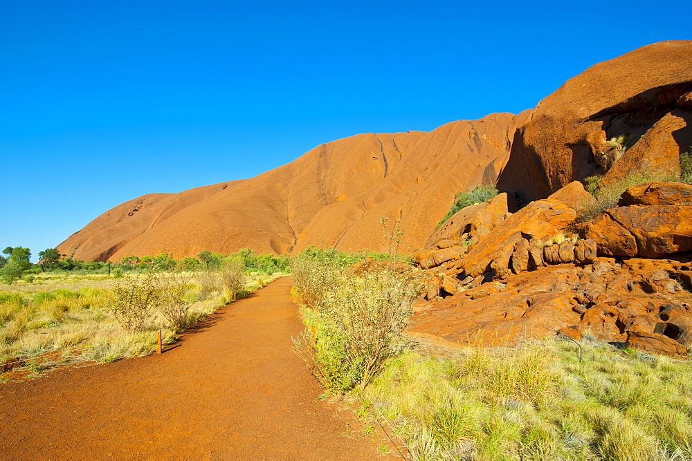 Uluru (Ayers Rock), Uluru-Kata Tjuta National Park, UNESCO World Heritage Site, Northern Territory, Australia, Pacific