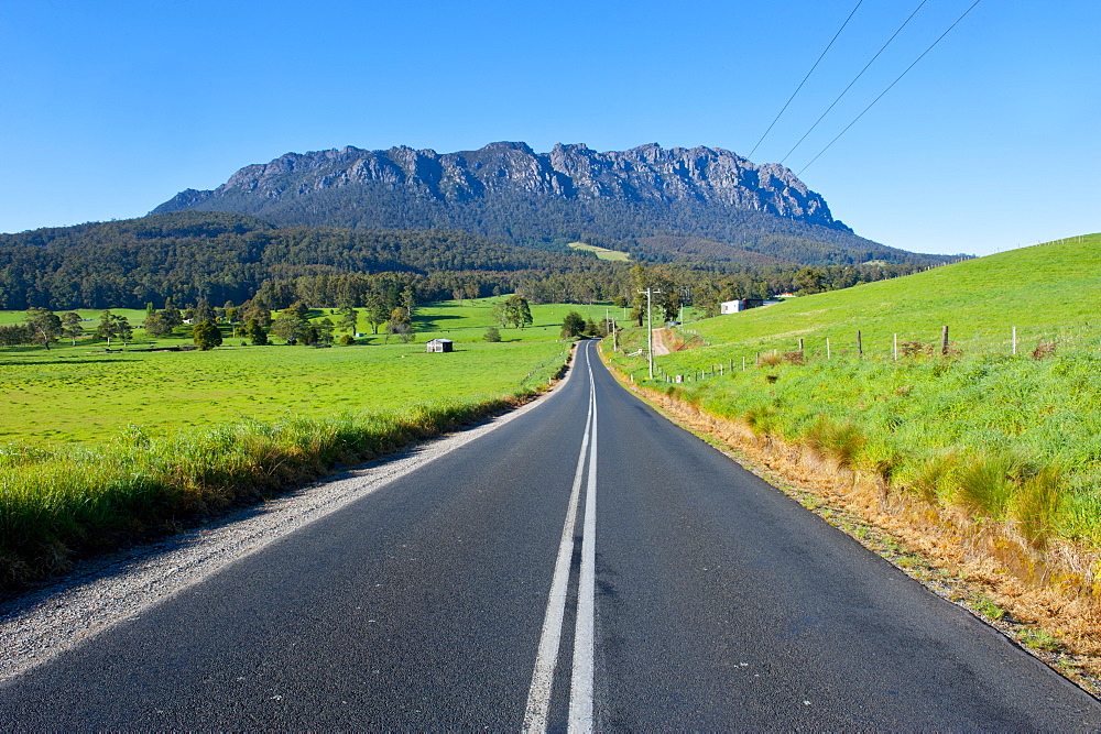 Cradle Mountain seen from around Sheffield, Tasmania, Australia, Pacific 