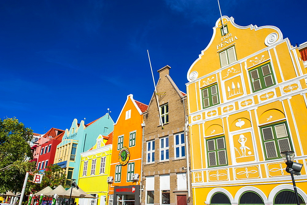 The colourful Dutch houses at the Sint Annabaai in Willemstad, UNESCO World Heritage Site, Curacao, ABC Islands, Netherlands Antilles, Caribbean, Central America