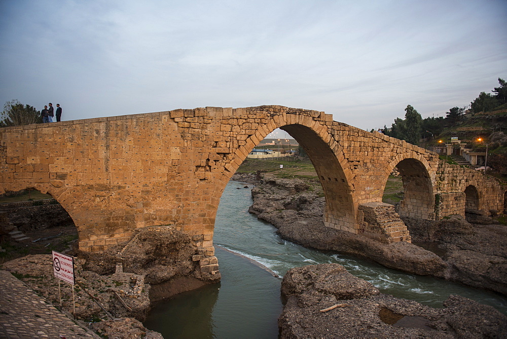 The Dalai bridge from the time of the Abbasids in Zakho on the border of Turkey, Iraq Kurdistan, Iraq, Middle East 