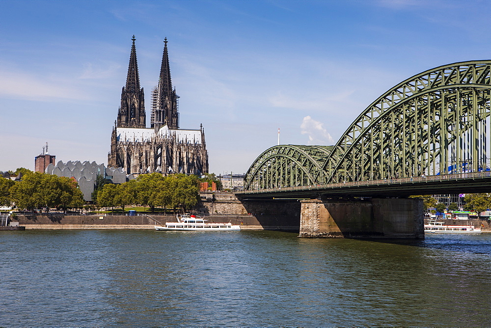 Rhine bridge and Cathedral of Cologne, UNESCO World Heritage Site, above the River Rhine, Cologne, North Rhine-Westphalia, Germany, Europe