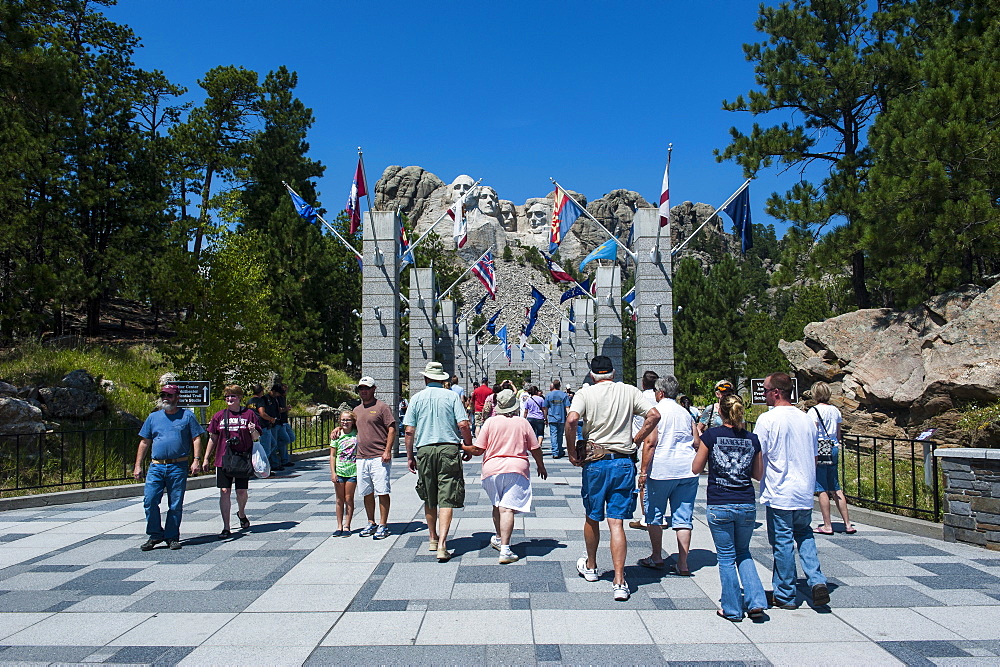 Tourists on their way to Mount Rushmore, South Dakota, United States of America, North America