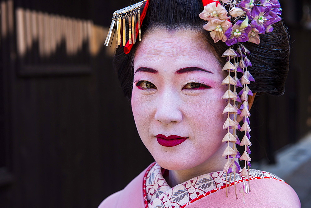 Traditionally dressed Geishas in the old quarter of Kyoto, Japan, Asia