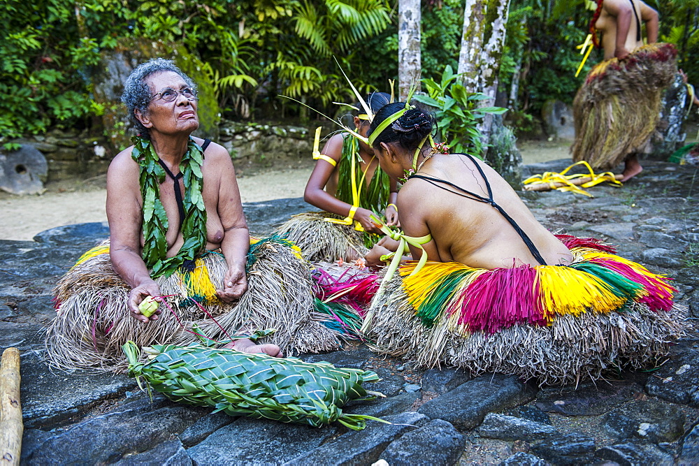 Local islanders practising traditional art work, Island of Yap, Federated States of Micronesia, Caroline Islands, Pacific