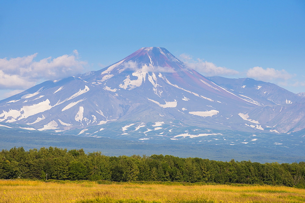 Avachinskaya Sopka volcano near Petropavlovsk-Kamchatsky, Kamchatka, Russia, Eurasia 