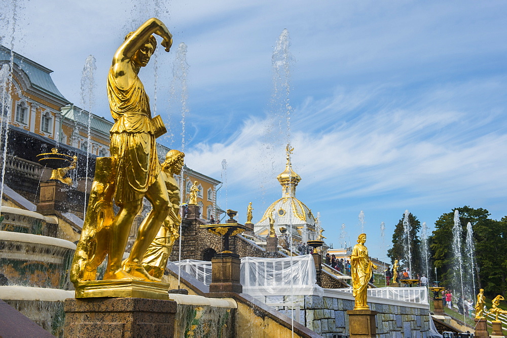 The Samson fountain in front of the Grand Peterhof Palace (Petrodvorets), UNESCO World Heritage Site, St. Petersburg, Russia, Europe 