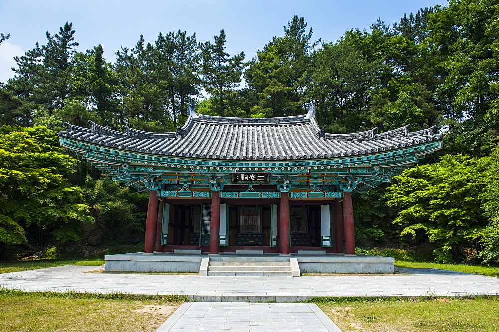 Samchungsa Temple in the Buso Mountain Fortress in the Busosan Park, Buyeo, South Korea, Asia