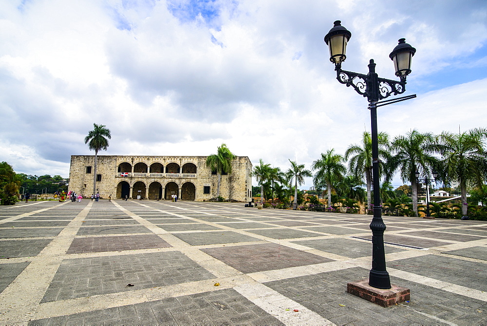 Mueso Alcazar de Colon on the Plaza Espagna, Old Town, UNESCO World Heritage Site, Santo Domingo, Dominican Republic, West Indies, Caribbean, Central America