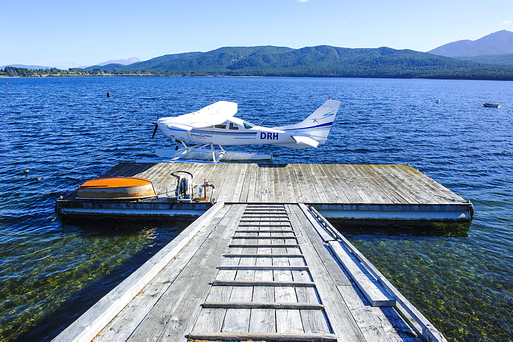 Waterplane on the shores of Lake Te Anau in Te Anau, Fiordland National Park, UNESCO World Heritage Site, South Island, New Zealand, Pacific