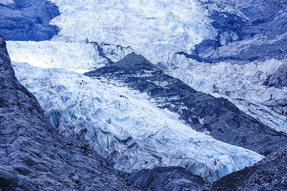 Tourists hiking on the Franz-Joseph Glacier, Westland Tai Poutini National Park, Southern Alps, UNESCO World Heritage Site, South Island, New Zealand, Pacific 