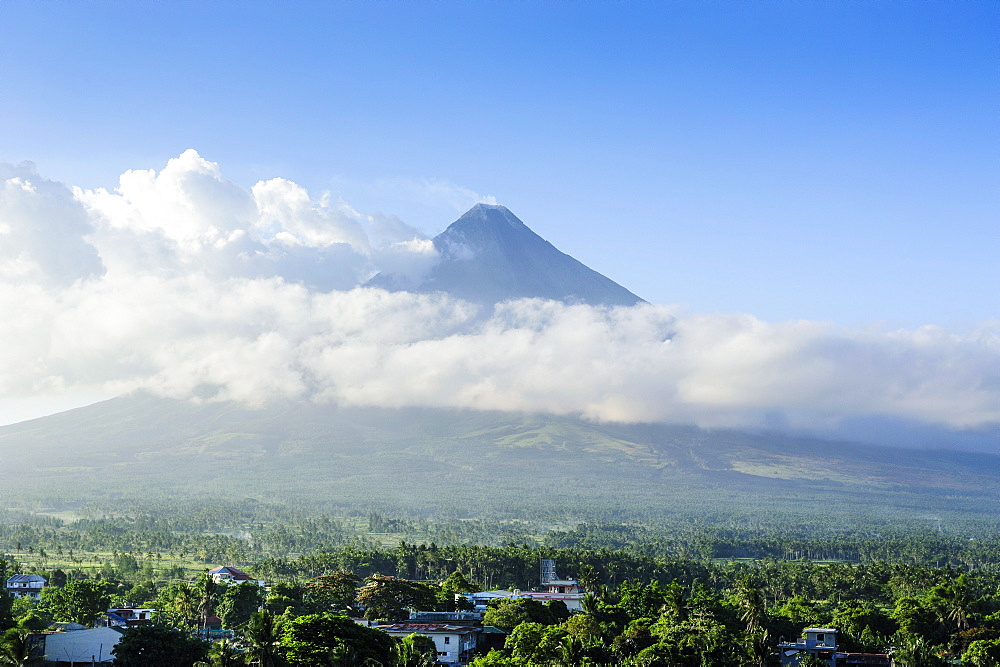 View from the Daraga church over volacano Mount Mayon, Legaspi, Southern Luzon, Philippines