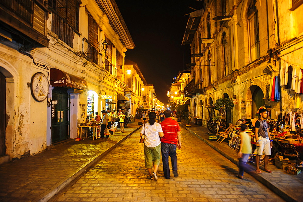 Night shot of the pedestrian zone with Spanish colonial architecture in Vigan, UNESCO World Heritage Site, Northern Luzon, Philippines, Southeast Asia, Asia