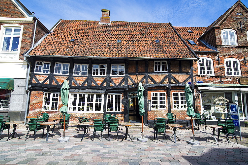 Outdoor restaurant in Ribe, Denmark's oldest surviving city, Jutland, Denmark, Scandinavia, Europe