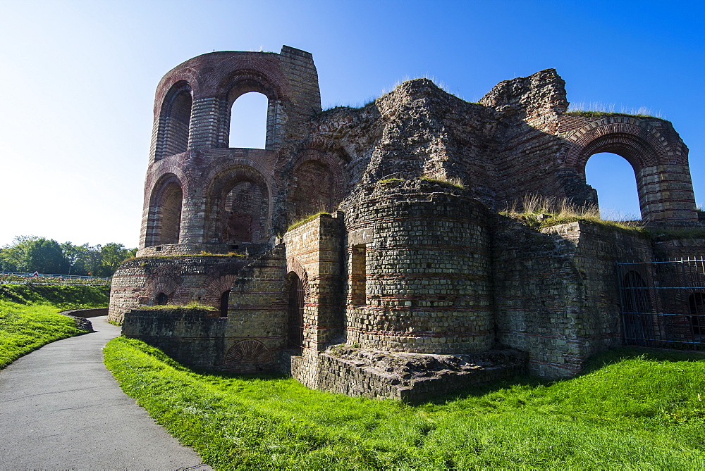 Roman Imperial bath ruins in Trier, UNESCO World Heritage Site, Trier, Moselle Valley, Rhineland-Palatinate, Germany, Europe