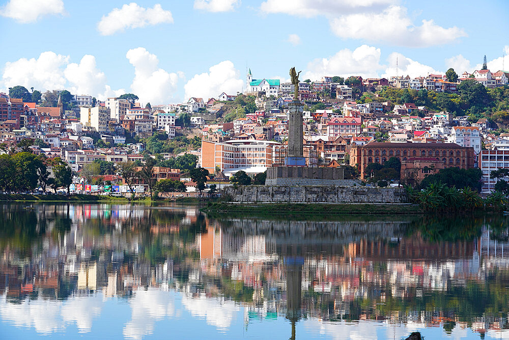 The town of Antananarivo, Lac Anosy and the Monument de l'Ange Noir, Antananarivo, Madagascar, Africa