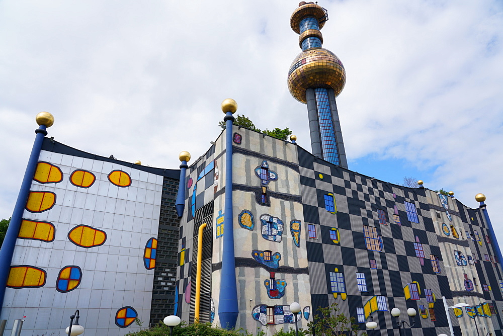 The waste incineration plant of Spittelau designed by Friedensreich Hundertwasser, Vienna, Austria, Europe