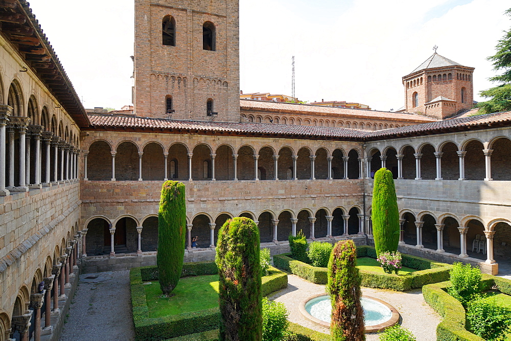 The cloister of Santa Maria de Ripoll Benedictine Monastery, Ripoll, Girona province, Catalonia, Spain, Europe