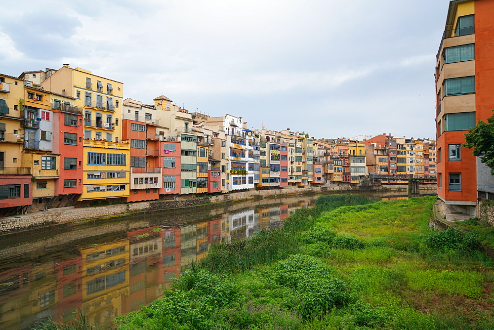 Houses on the River Onyar, Girona, Catalonia, Spain, Europe