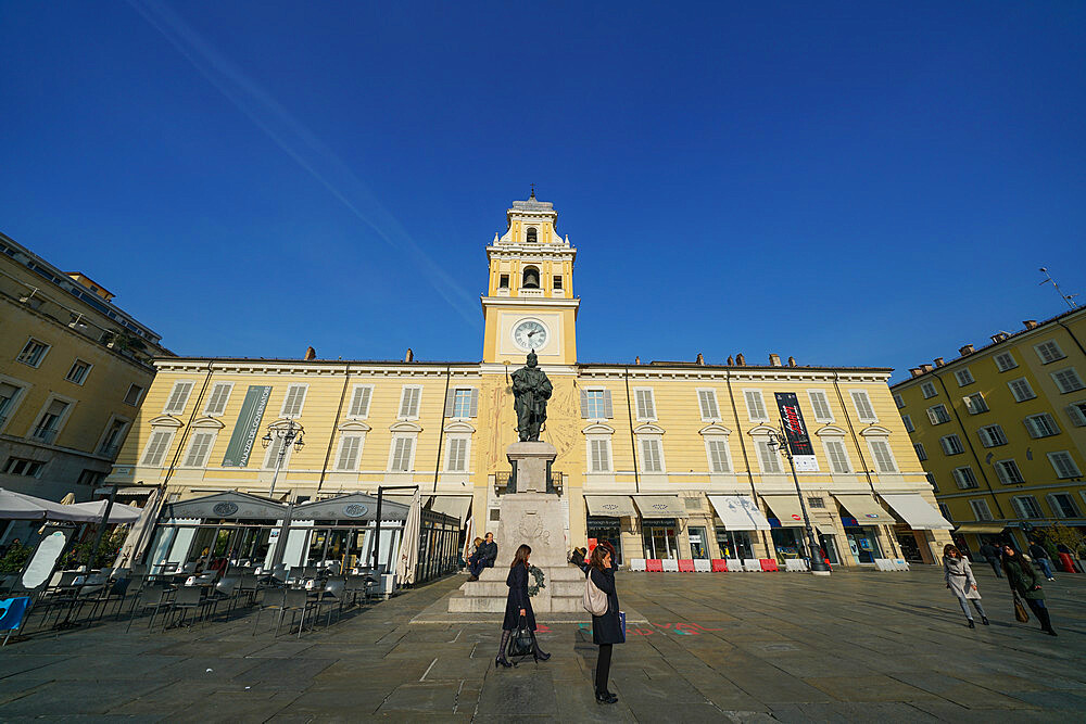 Governor's Palace and Giuseppe Garibaldi monument, Parma, Emilia Romagna, Italy, Europe