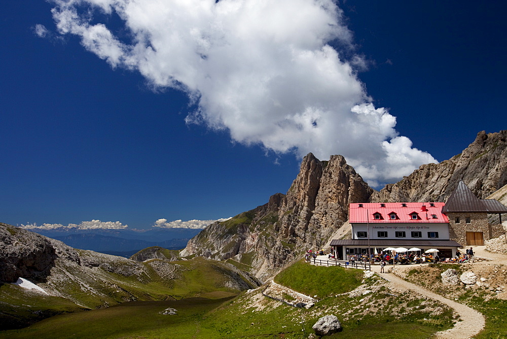 Tierser Alpl mountain hut, on the way from Schlern to the Rosengarten mountain range, Dolomites, eastern Alps, South Tyrol, Bolzano province, Italy, Europe