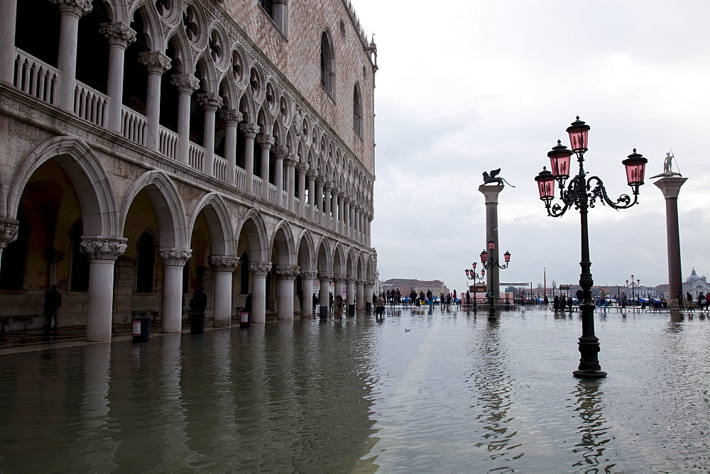 High tide in St. Mark's Square, flooding the square and Doge's Palace, Venice, UNESCO World Heritage site, Veneto, Italy, Europe