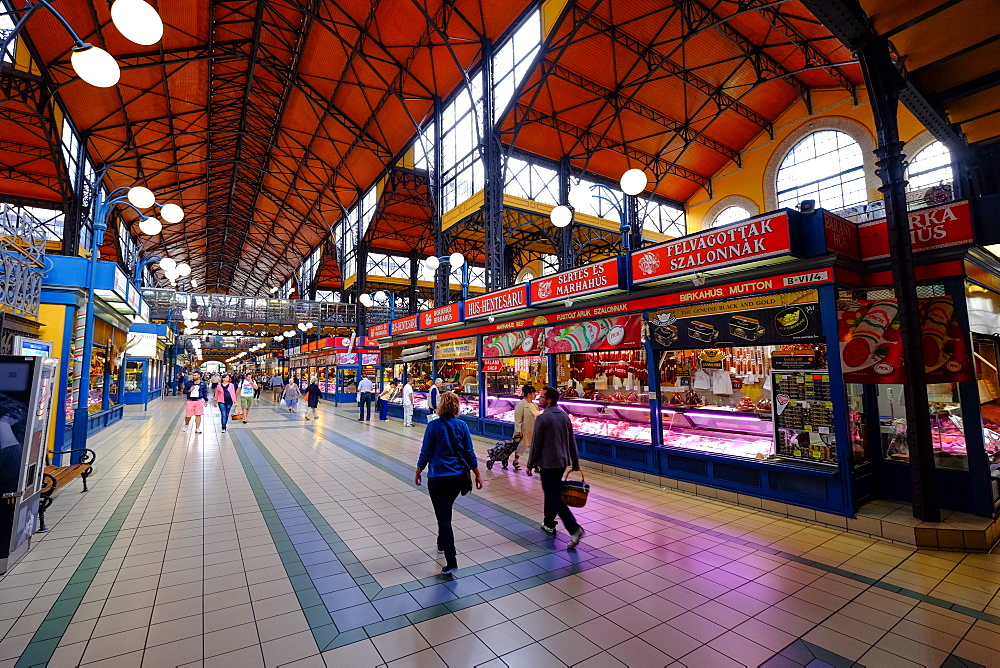 Nagyvasarcsarnok Central Market, Budapest, Hungary, Europe