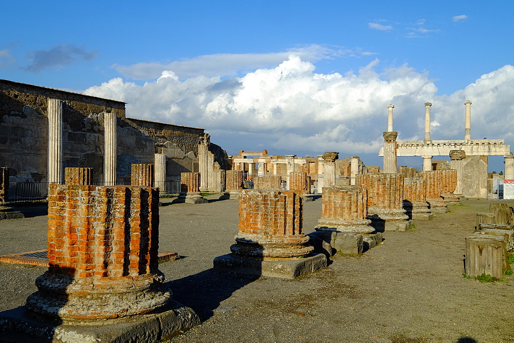 Basilica, Pompeii, UNESCO World Heritage Site, the ancient Roman town near Naples, Campania, Italy, Europe