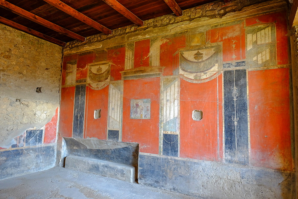 The Thermopolium of Vetutius Placidus, Pompeii, UNESCO World Heritage Site, the ancient Roman town near Naples, Campania, Italy, Europe