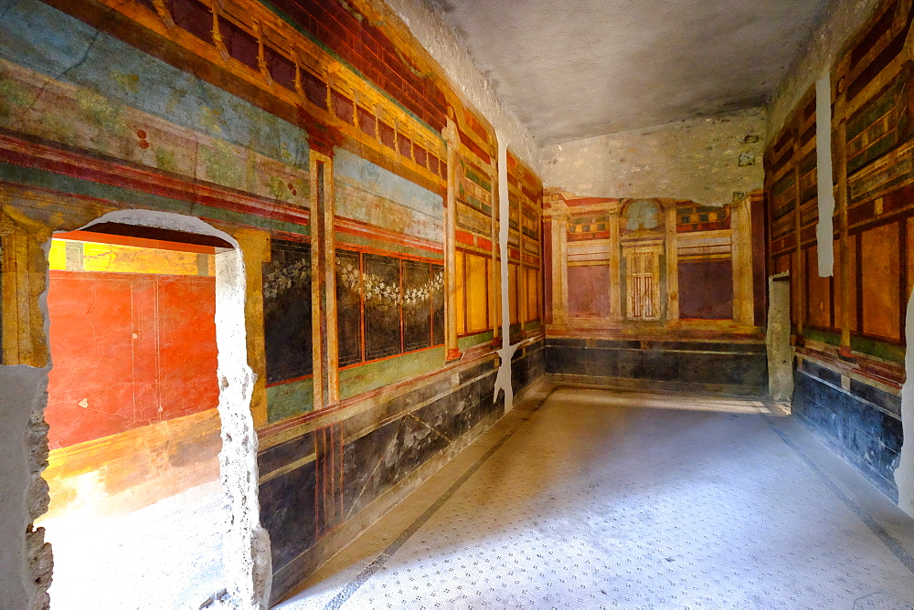 Roman frescoes at Villa of the Mysteries, Pompeii, UNESCO World Heritage Site, the ancient Roman town near Naples, Campania, Italy, Europe