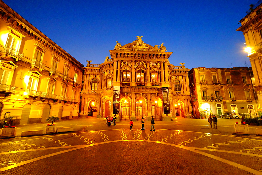 Piazza Vincenzo Bellini and Teatro Massimo Bellini Opera House, Catania, Sicily, Italy, Europe