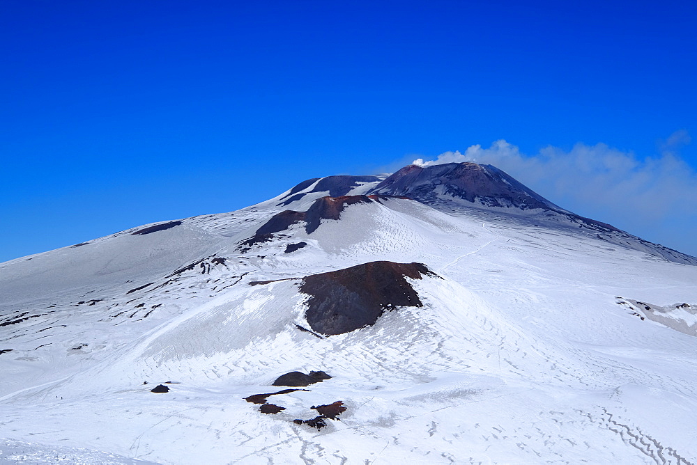 Active summit craters, Mount Etna, UNESCO World Heritage Site, Catania, Sicily, Italy, Europe