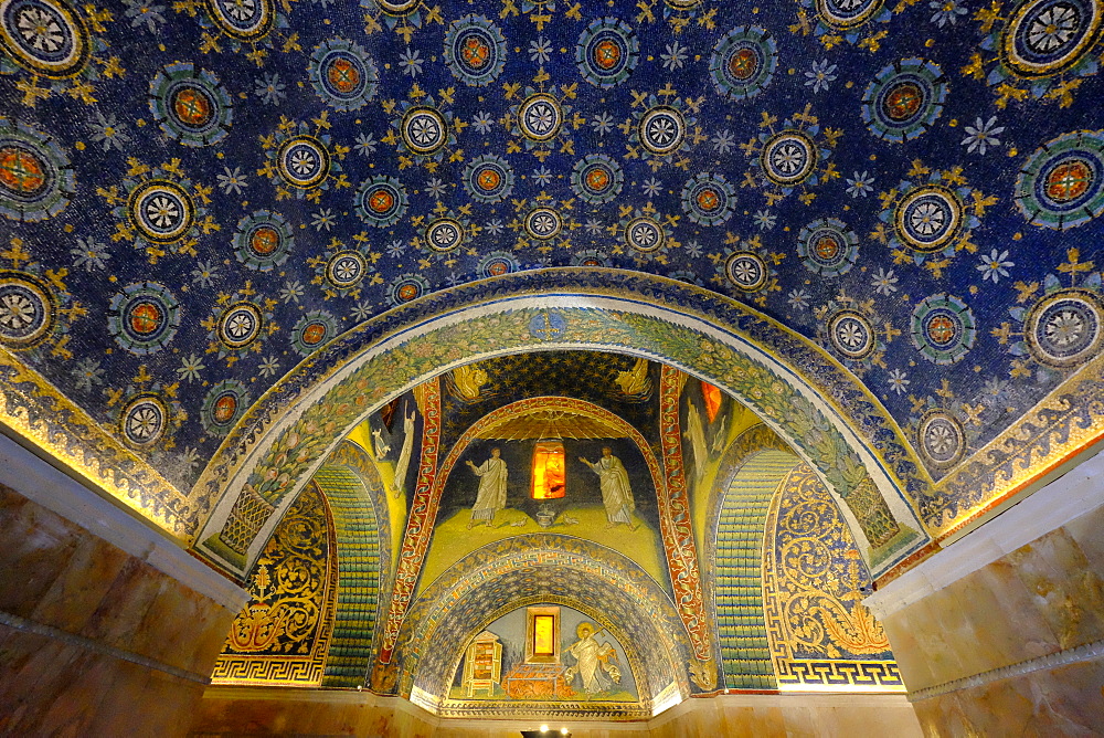 Mausoleum of Galla Placidia, UNESCO World Heritage Site, Ravenna, Emilia-Romagna, Italy, Europe