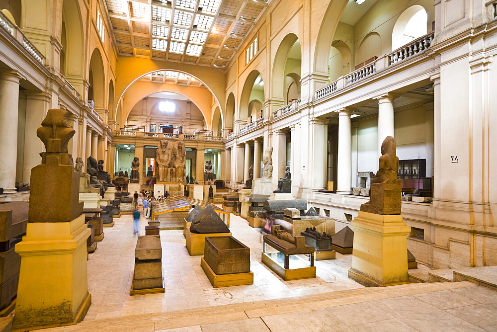 Interior of the Main Hall, The Museum of Egyptian Antiquities (Egyptian Museum), Cairo, Egypt, North Africa, Africa