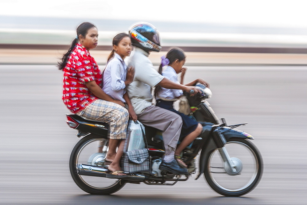 Sisowath Quay, Phnom Penh, Cambodia, Indochina, Southeast Asia, Asia