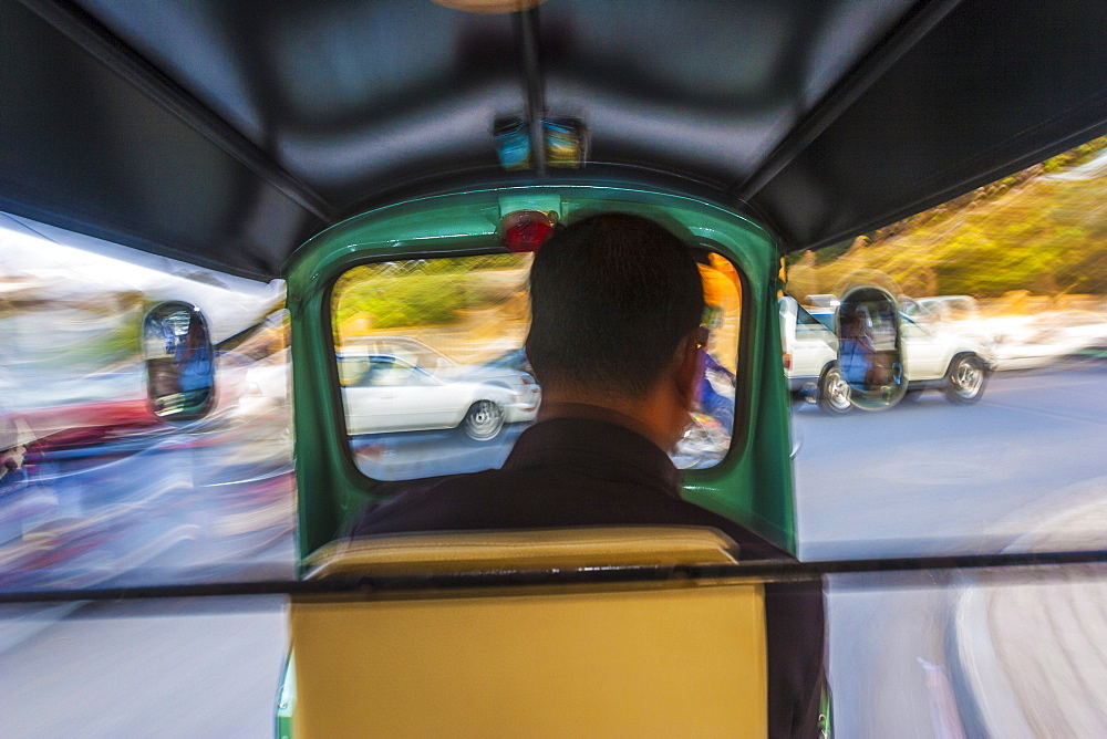 Tuk-tuk driver, Phnom Penh, Cambodia, Indochina, Southeast Asia, Asia