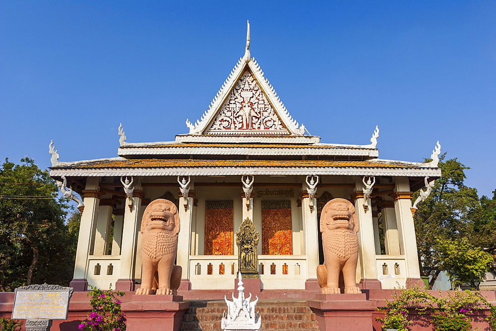 Wat Phnom (Temple of the Mountains) (Mountain Pagoda), Phnom Penh, Cambodia, Indochina, Southeast Asia, Asia