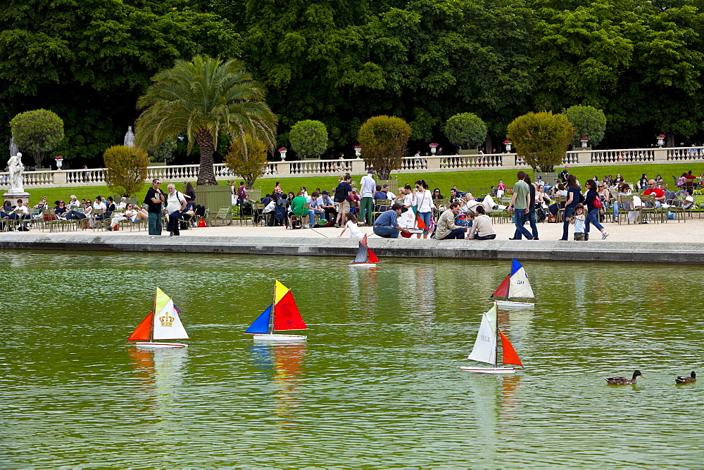 Model sailboats, Jardin du Luxembourg, Paris, France, Europe