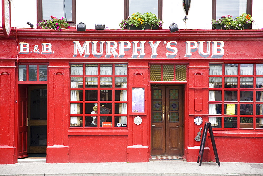 Murphy's Pub in Dingle, County Kerry, Munster, Republic of Ireland, Europe