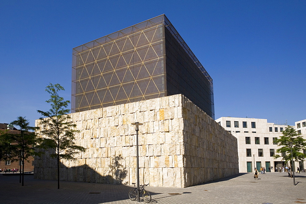 The Ohel Jakob Synagogue, built 2004 to 2006, at Sankt-Jakobs-Platz by architects Wandel-Hoefer and Lorch in Munich, Bavaria, Germany, Europe