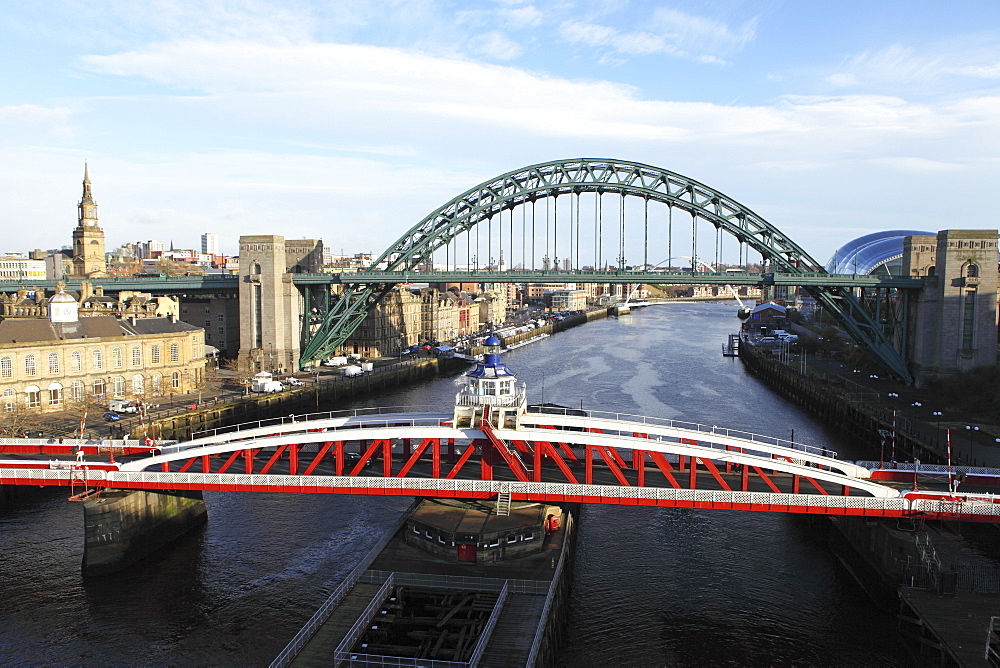 River Tyne, spanned by the Swing Bridge, Tyne Bridge and Millennium Bridge, Newcastle and Gateshead, Tyne and Wear, England, United Kingdom, Europe