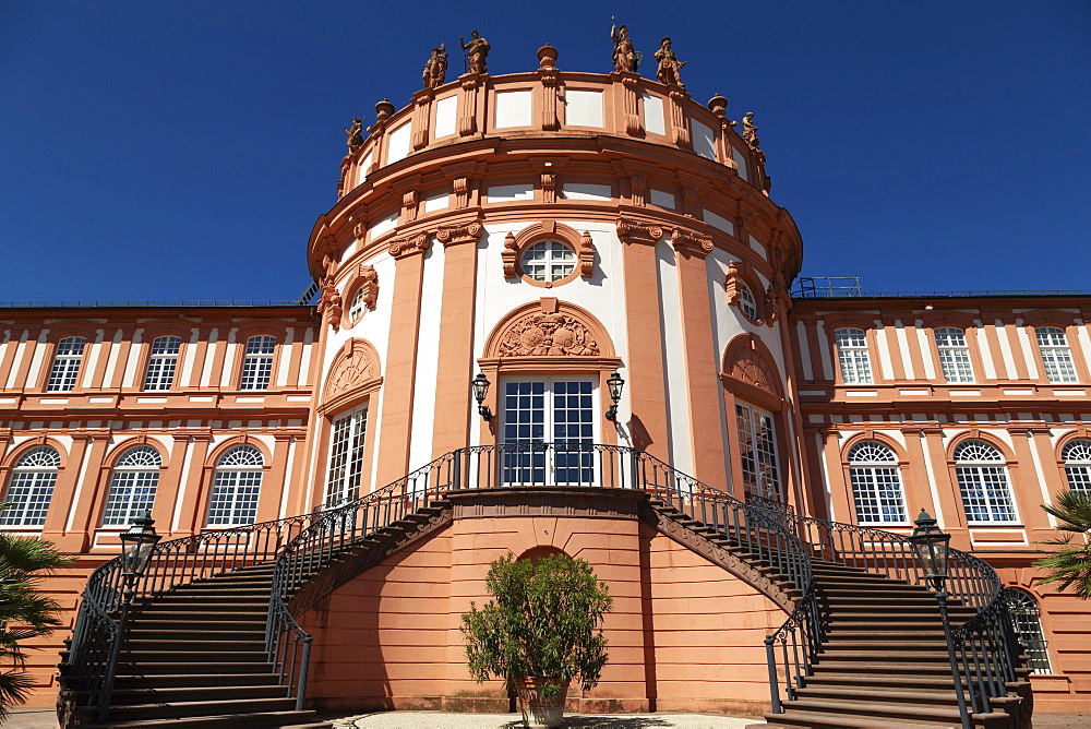 Biebrich Palace (Schloss Biebrich), built as a Baroque summer residence for the Duke of Nassau, in Wiesbaden, Hesse, Germany, Europe