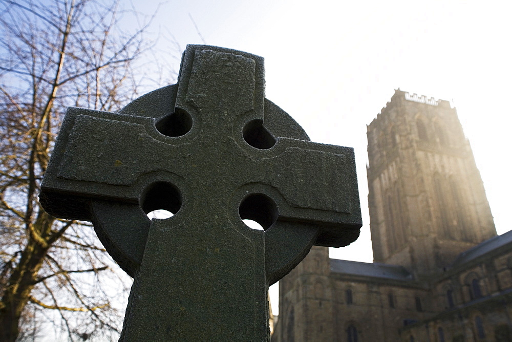 Northumbrian Cross in front of Durham Cathedral, UNESCO World Heritage Site, Durham, England, United Kingdom, Europe